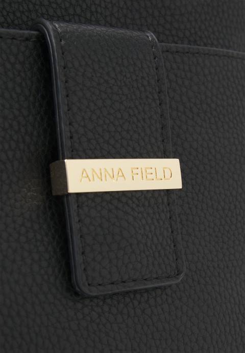 mujer bandolera negra Anna Field 84Z82536
