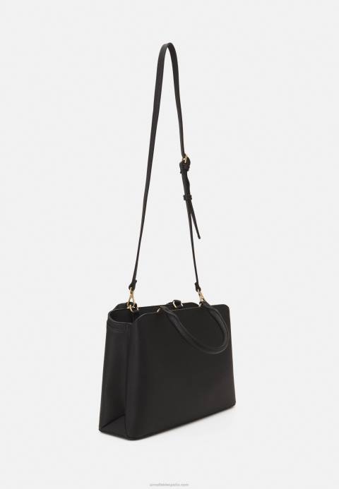 mujer bolso negro Anna Field 84Z82281