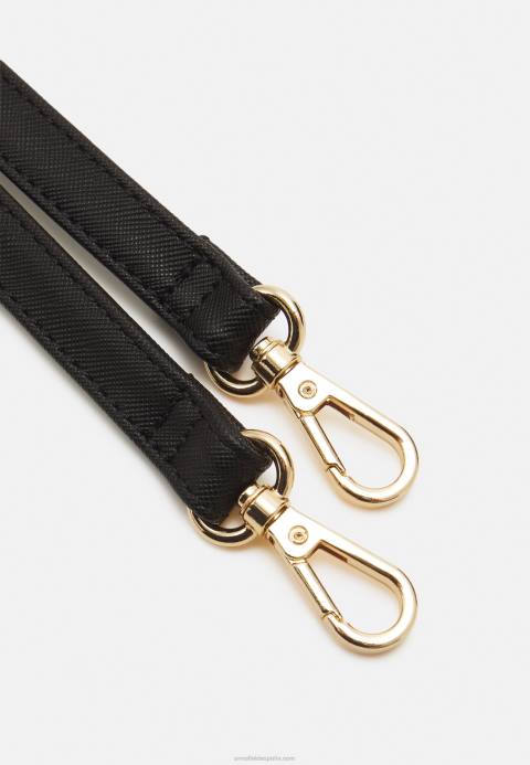 mujer bolso negro Anna Field 84Z82281