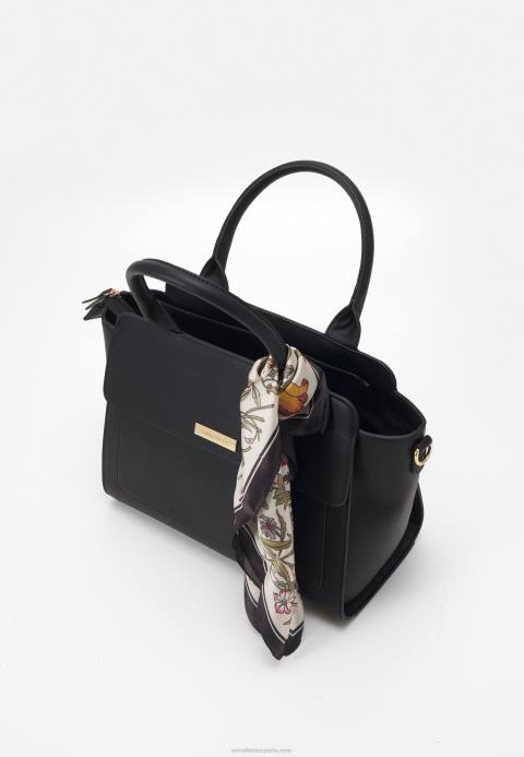 mujer bolso negro Anna Field 84Z82282