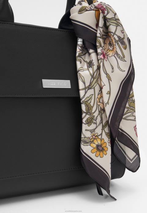 mujer bolso negro Anna Field 84Z82282