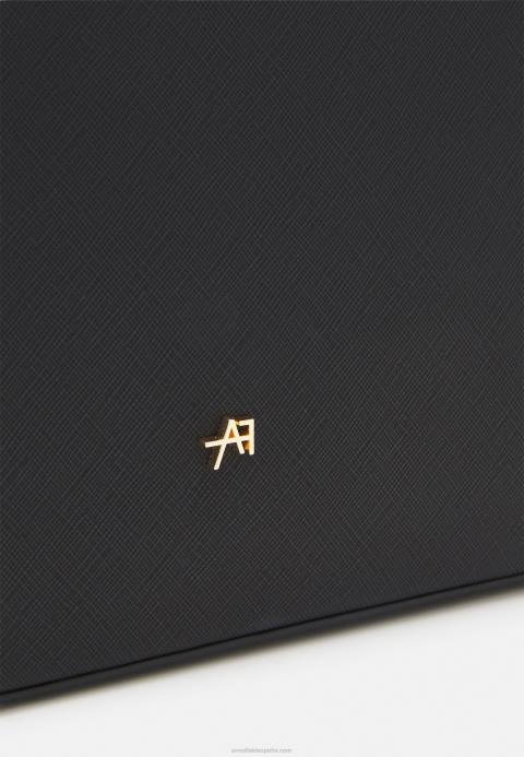 mujer bolso negro Anna Field 84Z82284