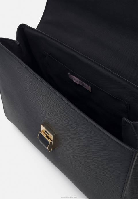 mujer bolso negro Anna Field 84Z82290