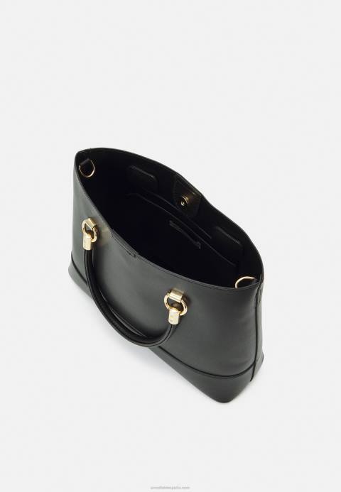 mujer bolso negro Anna Field 84Z82297