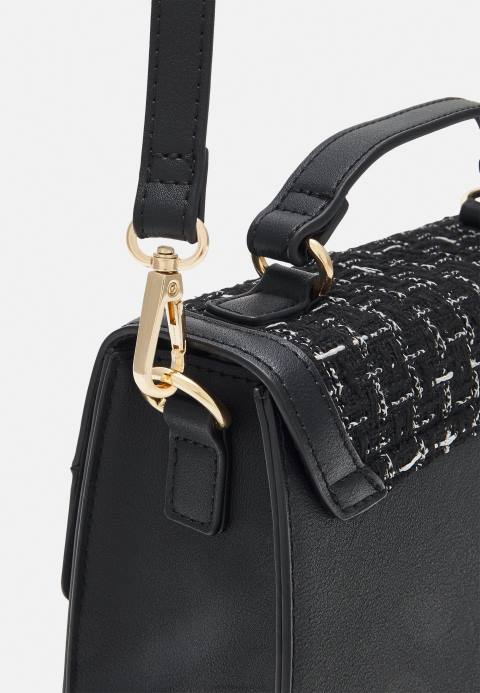 mujer bolso negro Anna Field 84Z82299