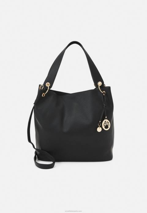 mujer bolso negro Anna Field 84Z82305