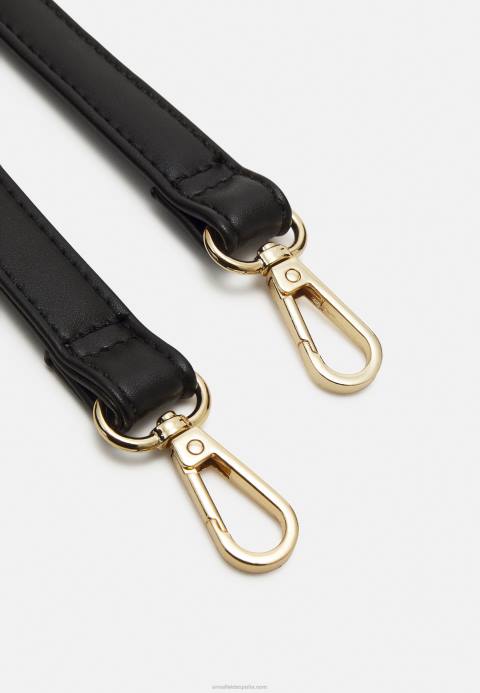 mujer bolso negro Anna Field 84Z82319