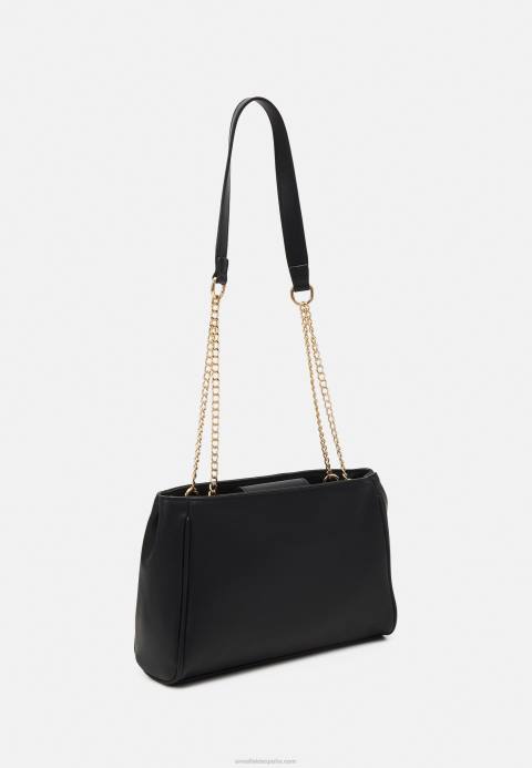 mujer bolso negro Anna Field 84Z82326
