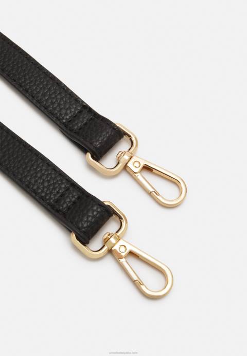 mujer bolso negro Anna Field 84Z82337