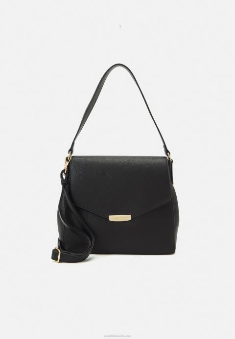 mujer bolso negro Anna Field 84Z82338