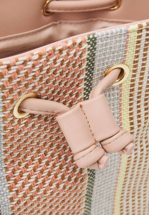 mujer bolso rosa Anna Field 84Z82374