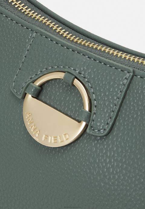 mujer bolso verde Anna Field 84Z82304