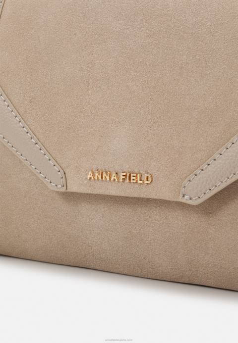 mujer clutch de cuero topo Anna Field 84Z82415