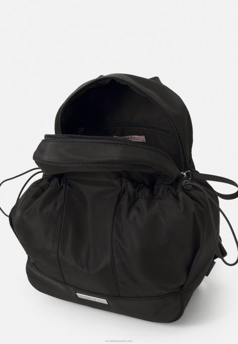 mujer mochila negra Anna Field 84Z82618