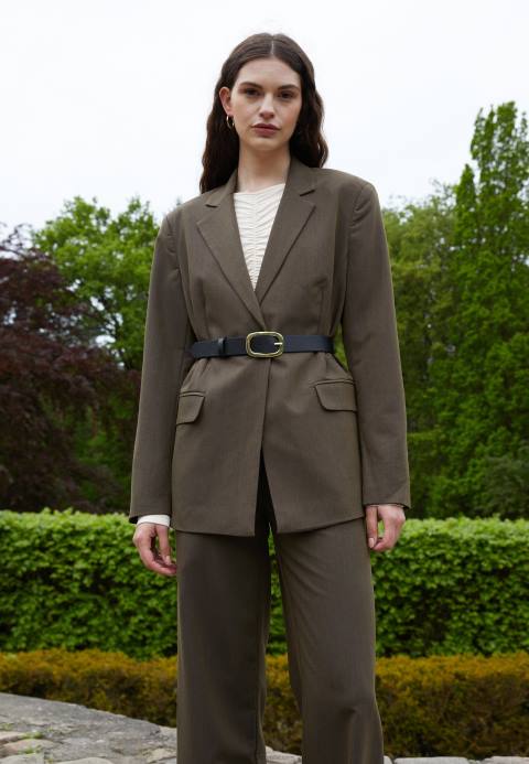 mujer cinturón negro Anna Field 84Z82761