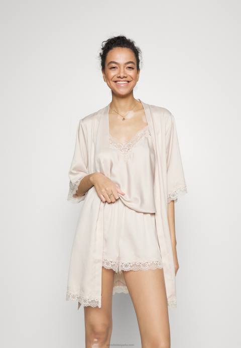 mujer bata blanquecina Anna Field 84Z81078