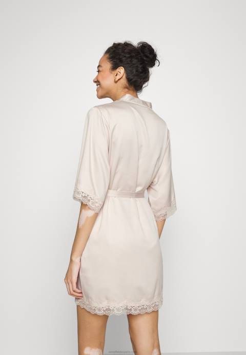 mujer bata blanquecina Anna Field 84Z81078