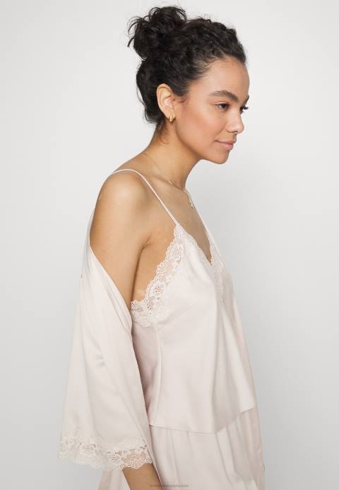 mujer bata blanquecina Anna Field 84Z81078