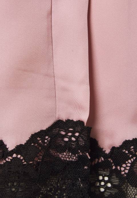 mujer bata rosa Anna Field 84Z81084