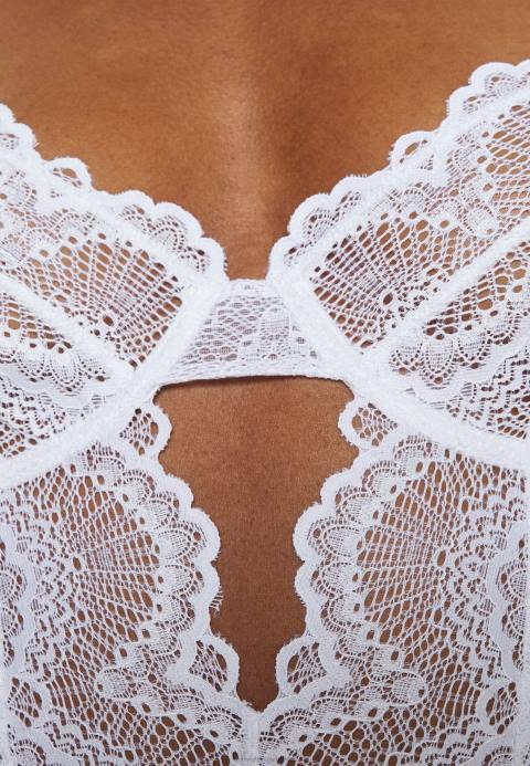 mujer cuerpo blanco Anna Field 84Z81017