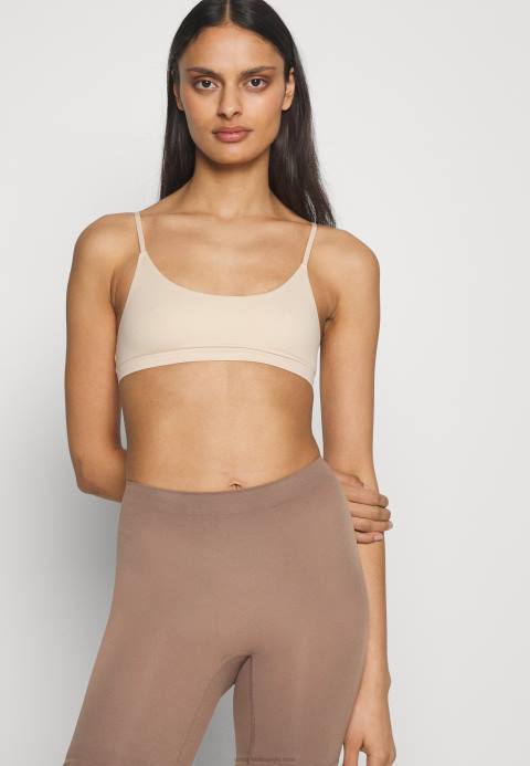 mujer fajas bronceadas Anna Field 84Z81032