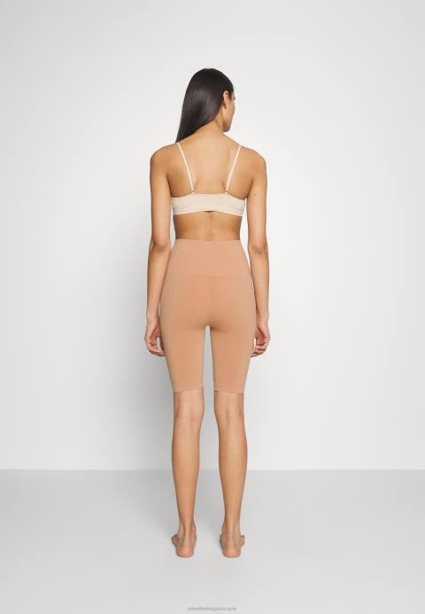 mujer fajas moldeadoras fuertes desnudas Anna Field 84Z81030