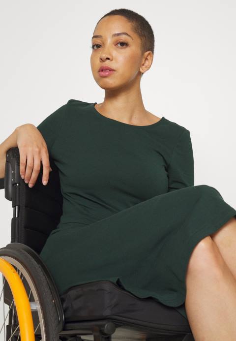 mujer vestido de punto verde oscuro Anna Field 84Z8190