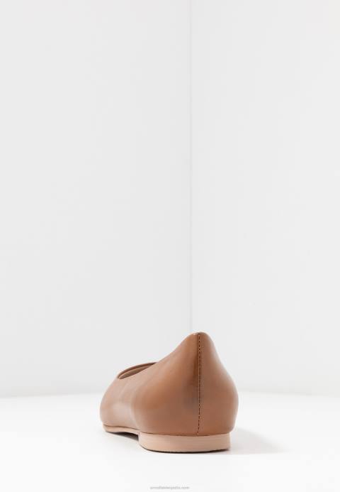 mujer bailarinas de piel coñac Anna Field 84Z82066
