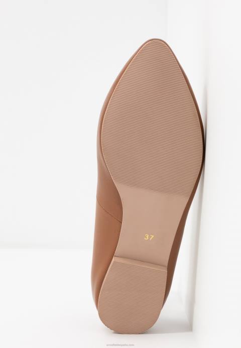 mujer bailarinas de piel coñac Anna Field 84Z82066